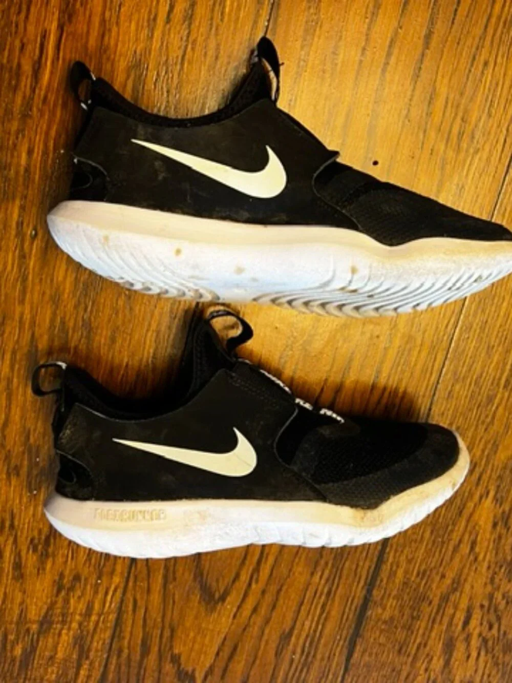 Kid's NIKE Slip on Sneaker Black w/white Nike, Size 2Y, Textile upper, Good Con!